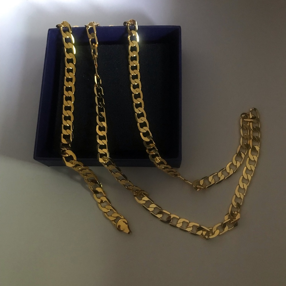 Gold Men’s Cuban Link Chain Necklace and matching bracelet